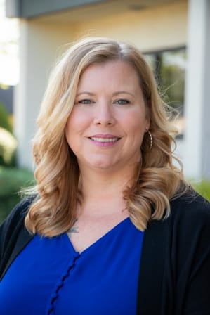 Headshot of Miranda Calvert